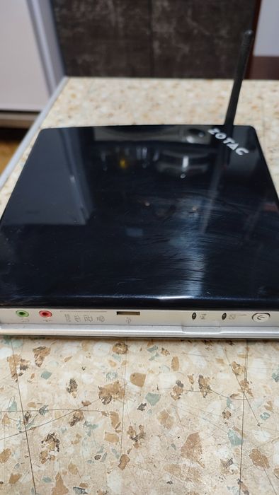 Zotac ZBOX- ID82