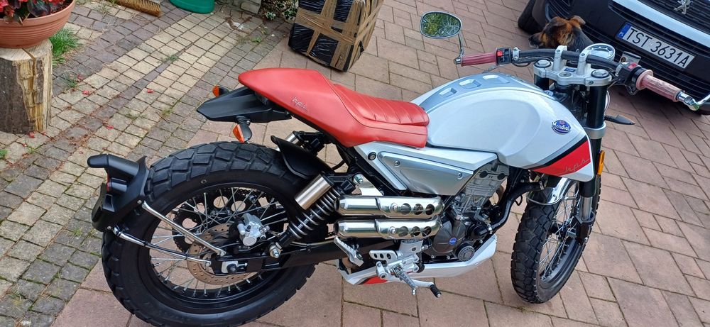 FB Mondial hps125 Aprilia 125 Cruiser