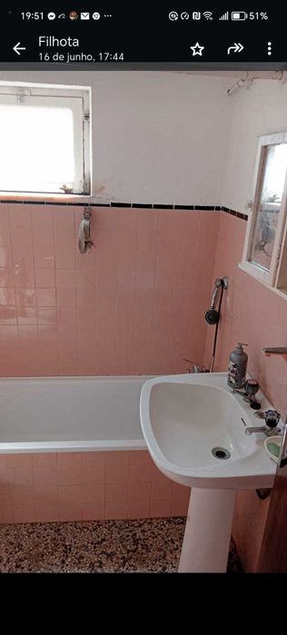 Quinta com 3 moradias, situada no Penteado,, MOITA