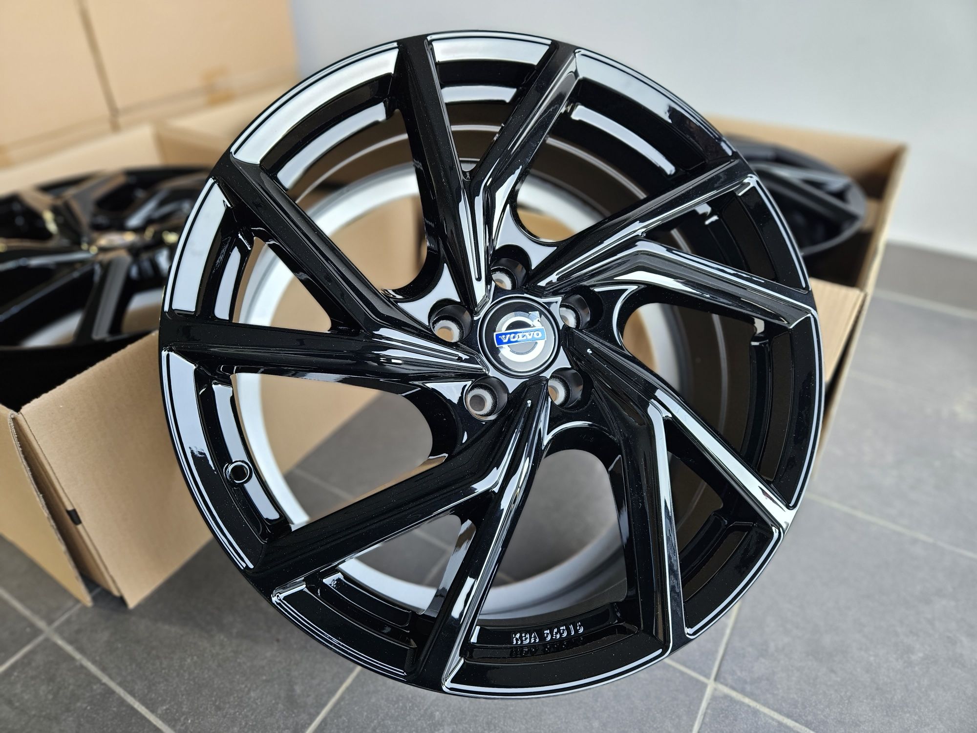 Volvo 19 " Nowe 5x108 XC40 XC60 V60 Cross Country V90 CC Czarne Felgi