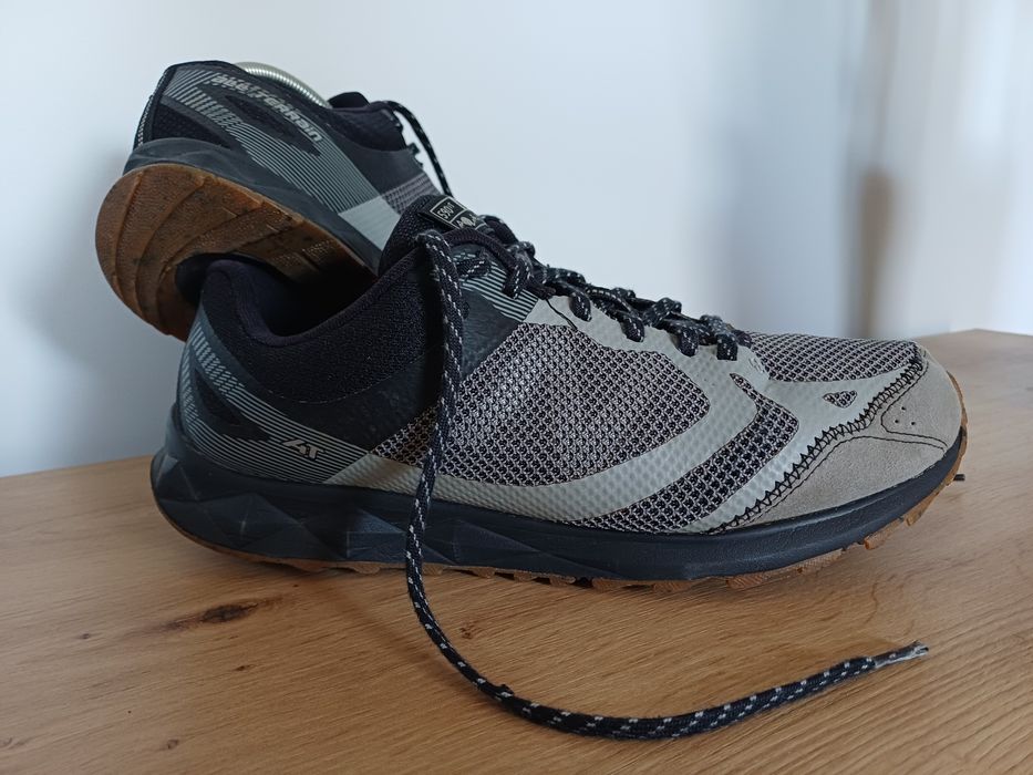Buty New Balance 590 v3 all terrain rozmiar 42 trekkingowe 42,5