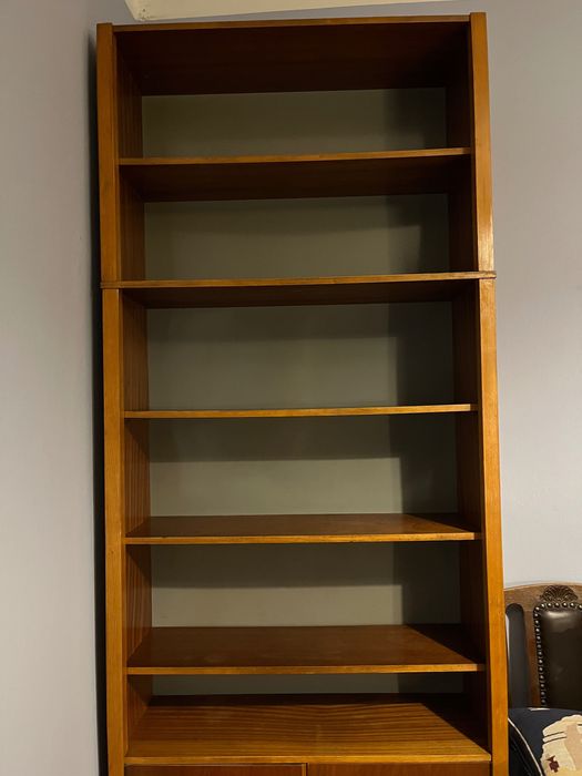 Regal na ksiazki vintage z litego drewna z szafka z lat 70-tych PRL