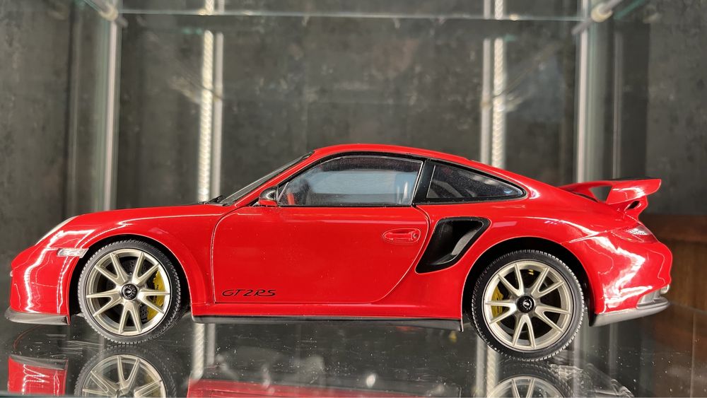 Porsche 911 997 GT2 RS - Minichamps 1/18