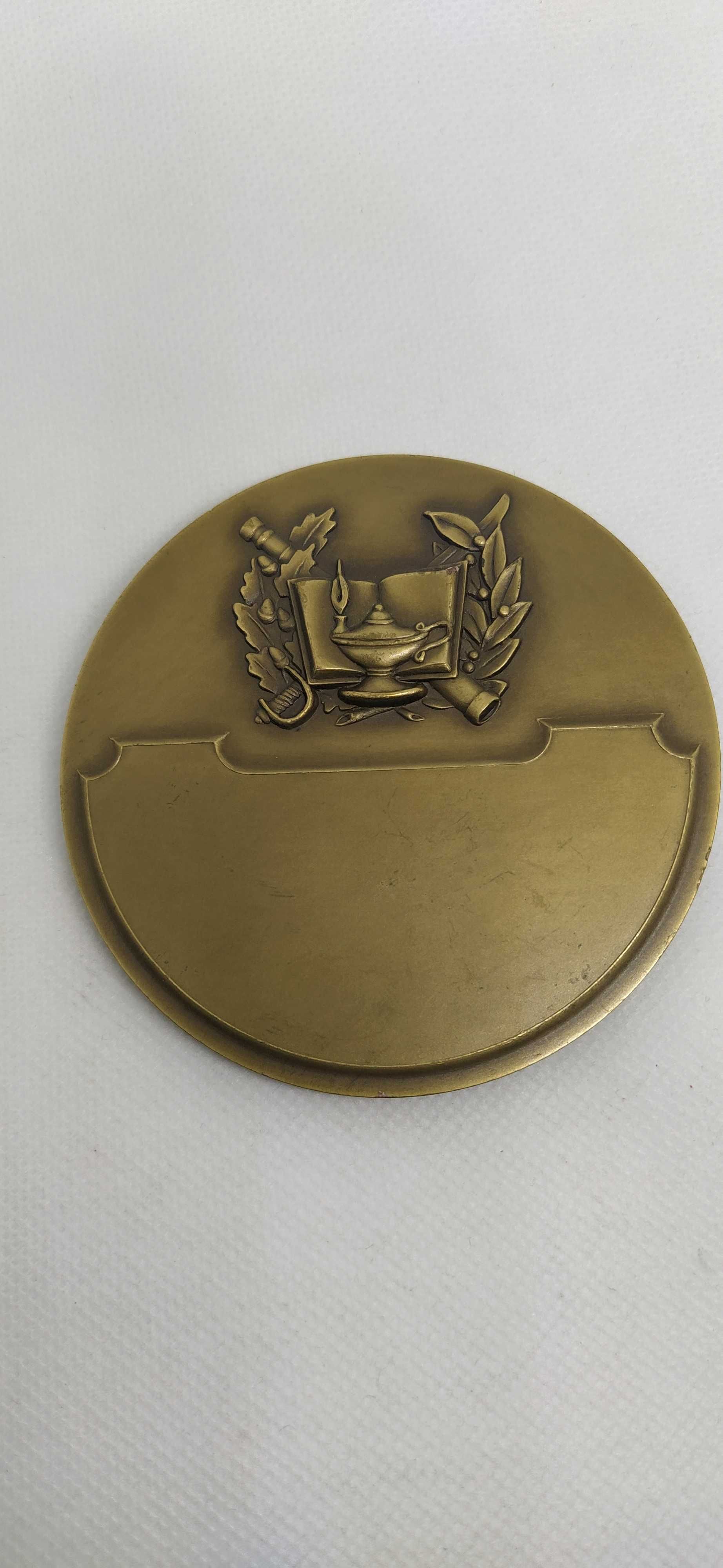 Medalha Instituto de Altos Estudos Militares