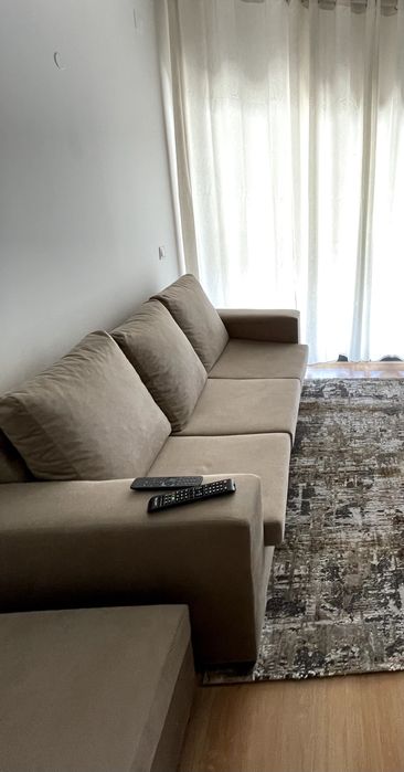 Sofá 3 lugares + módulo extra, cor bege