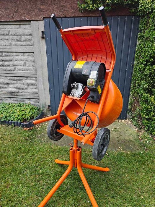 betoniarka Altrad Belle MINIMIX 150 mobilna
