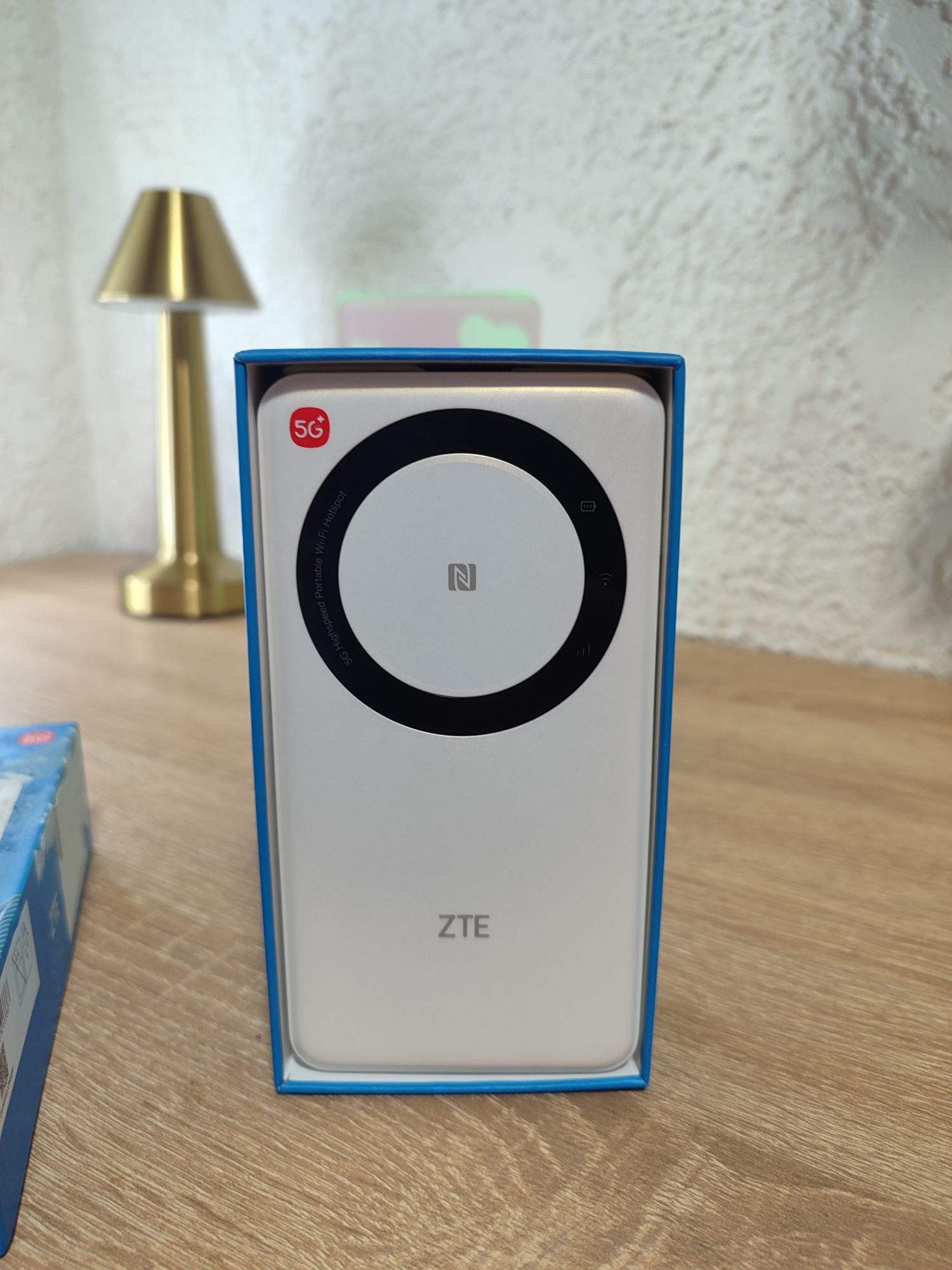 мобільний Wi-Fi роутер ZTE U30 Air 5G.
