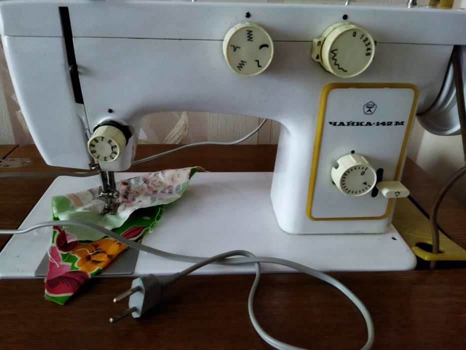 Машина швейна побутова "Чайка-142М" 1 класу з ножним приводом