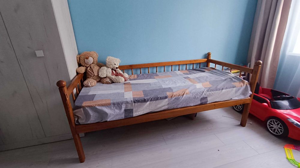 Продам ДВОЯРУСНЕ дитяче-підліткове ліжко, масив ДУБА