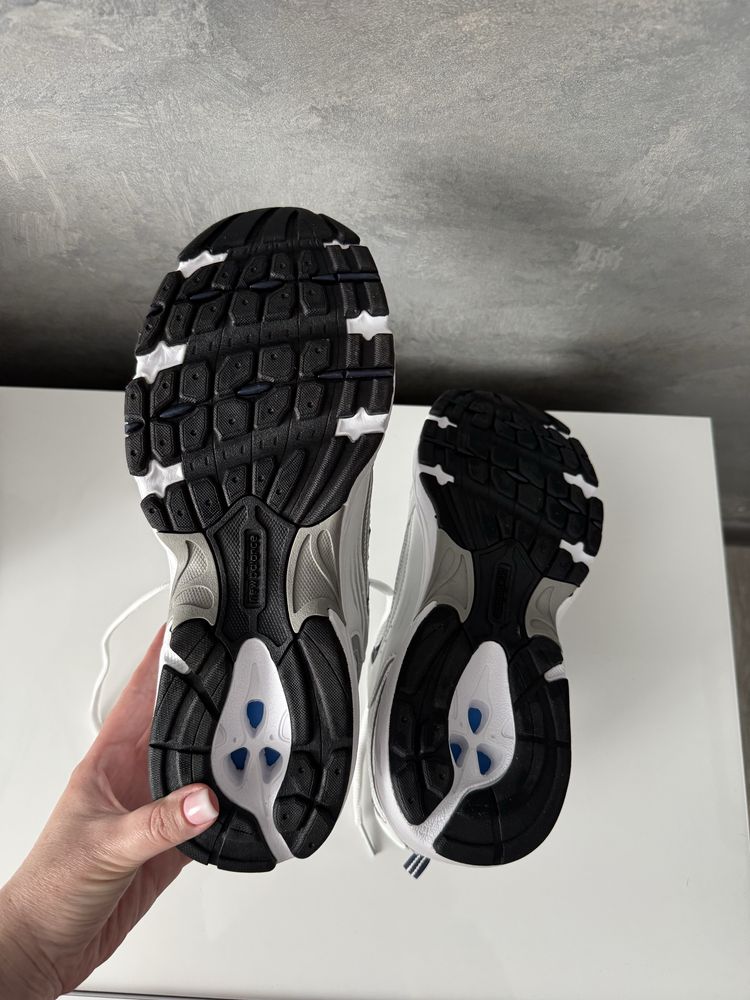 Новые удобные кроссовки New Balance