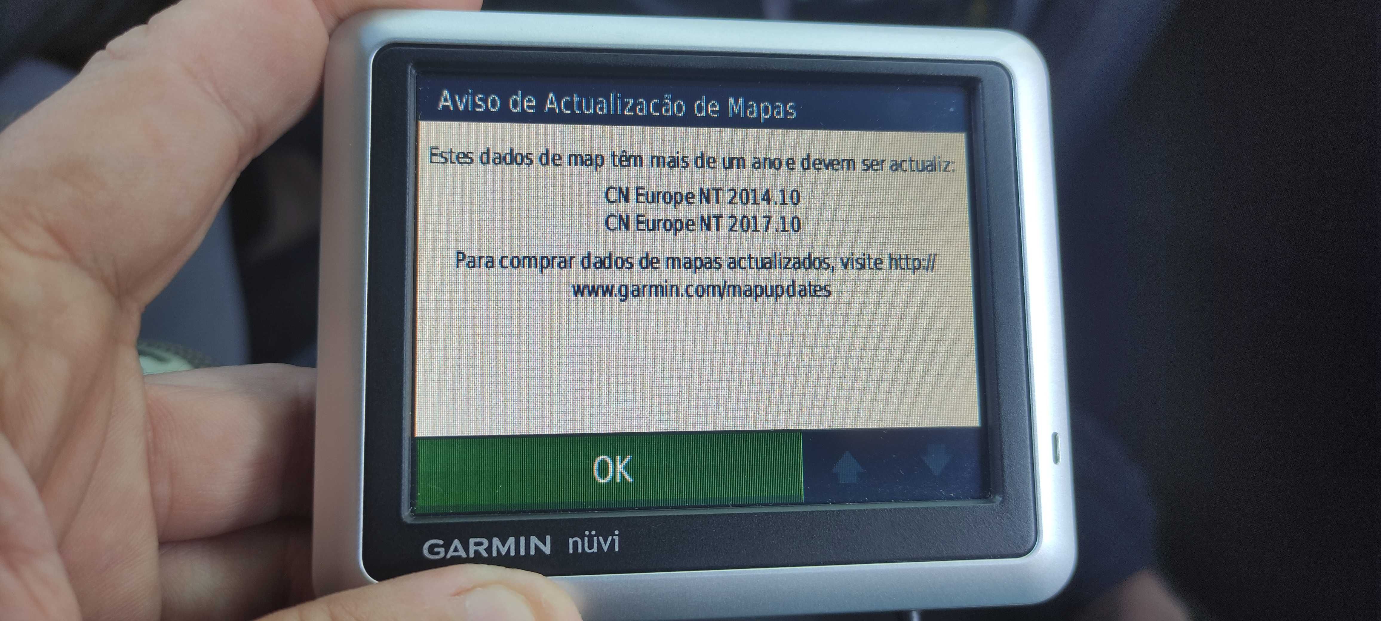 Garmin Nuvi 1245 + Cartão de memória 8GB + Acessórios