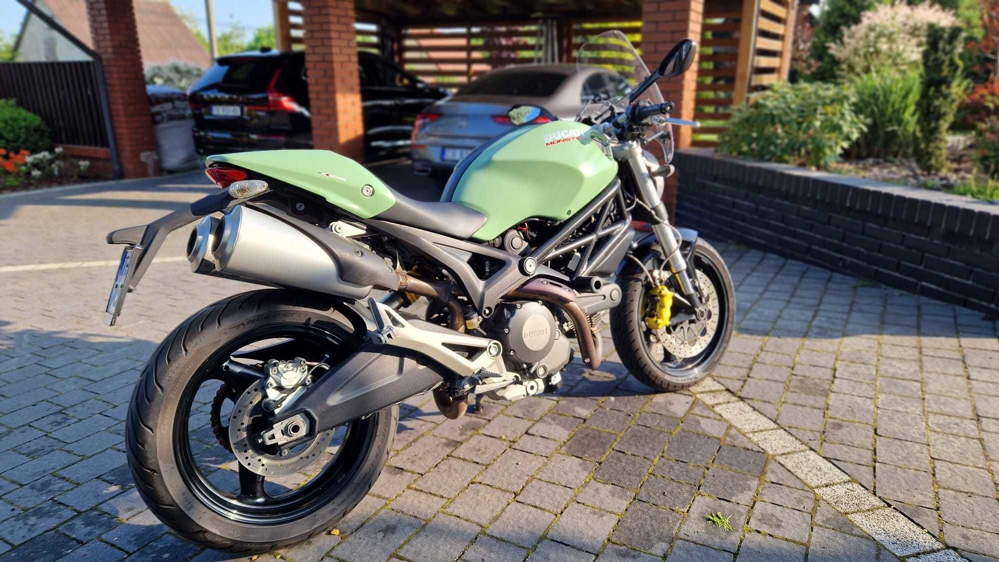 Ducati 696 Monster