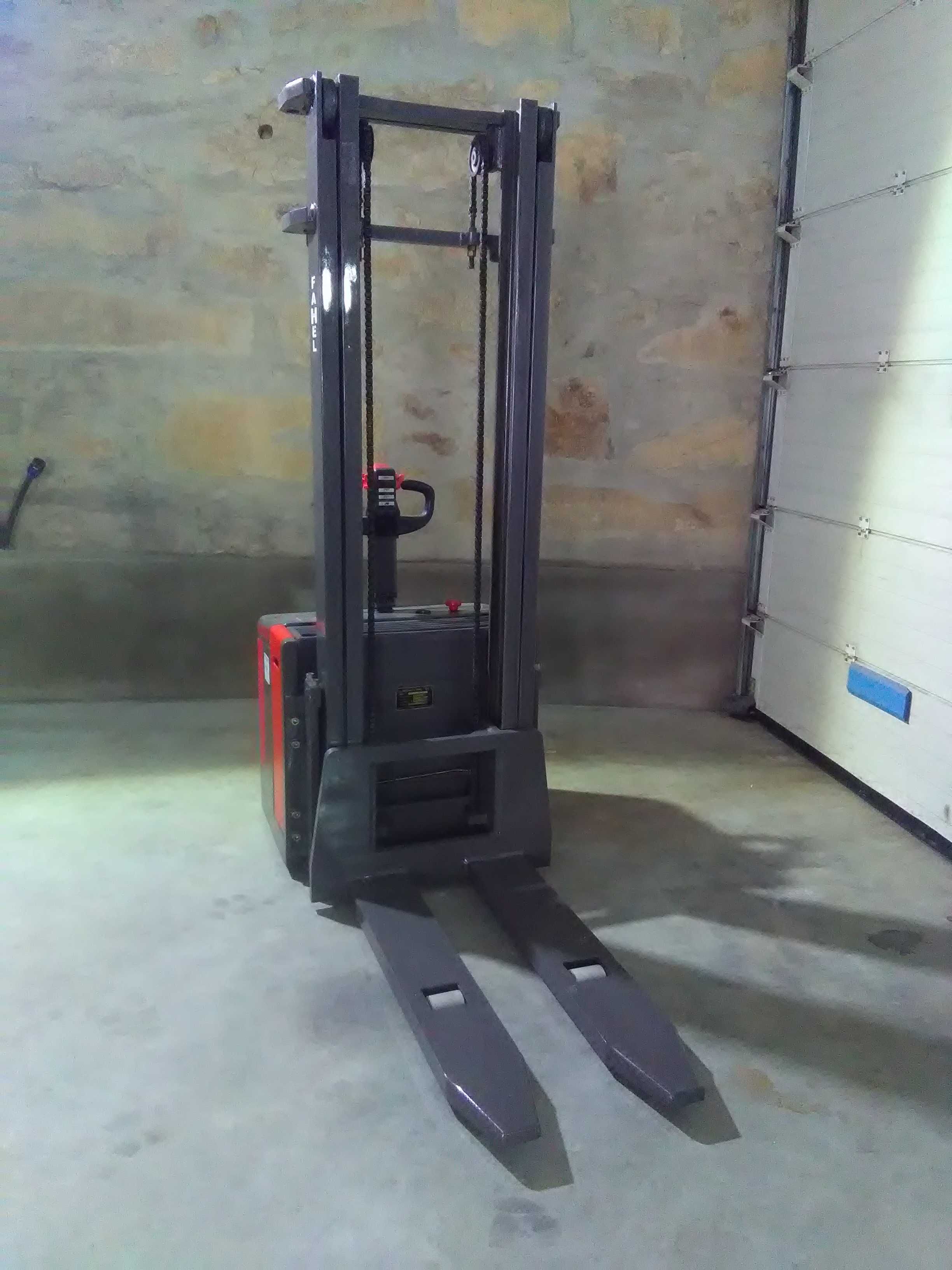 Stacker Eléctrico