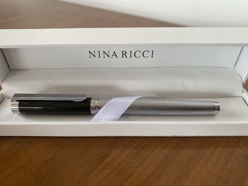 Pióro wieczne marki Nina Ricci Ciselé Chrome