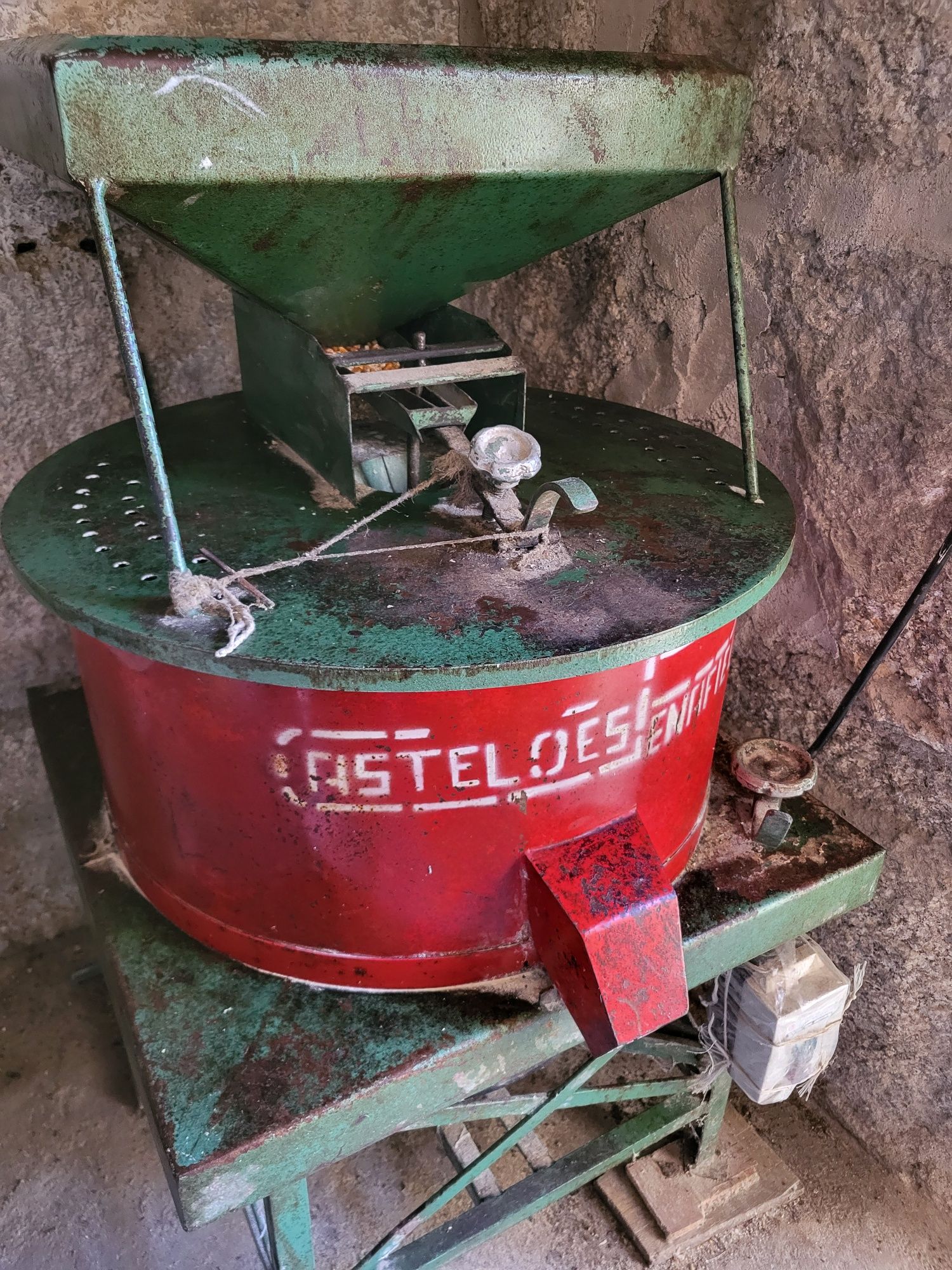 Moinho de cereais motor monofásico