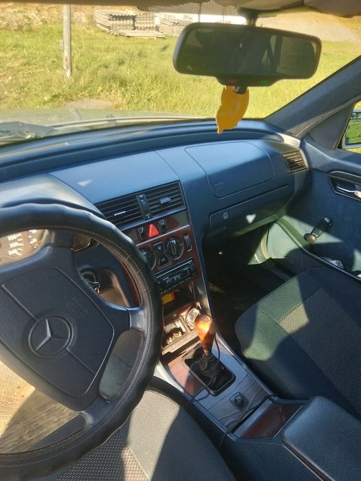 Продам Мерседес с180 1995року на повному ходу