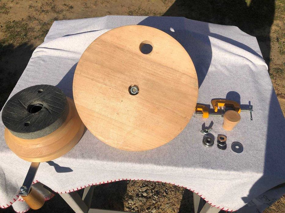 Ручний млин для цільнозернового борошна /Ручная мельница