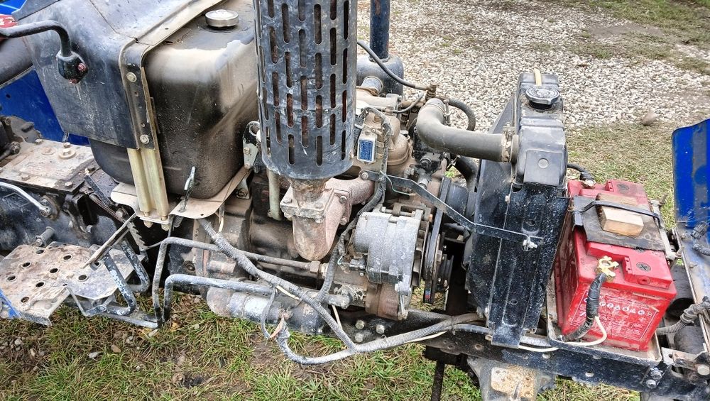 Трактор колісний