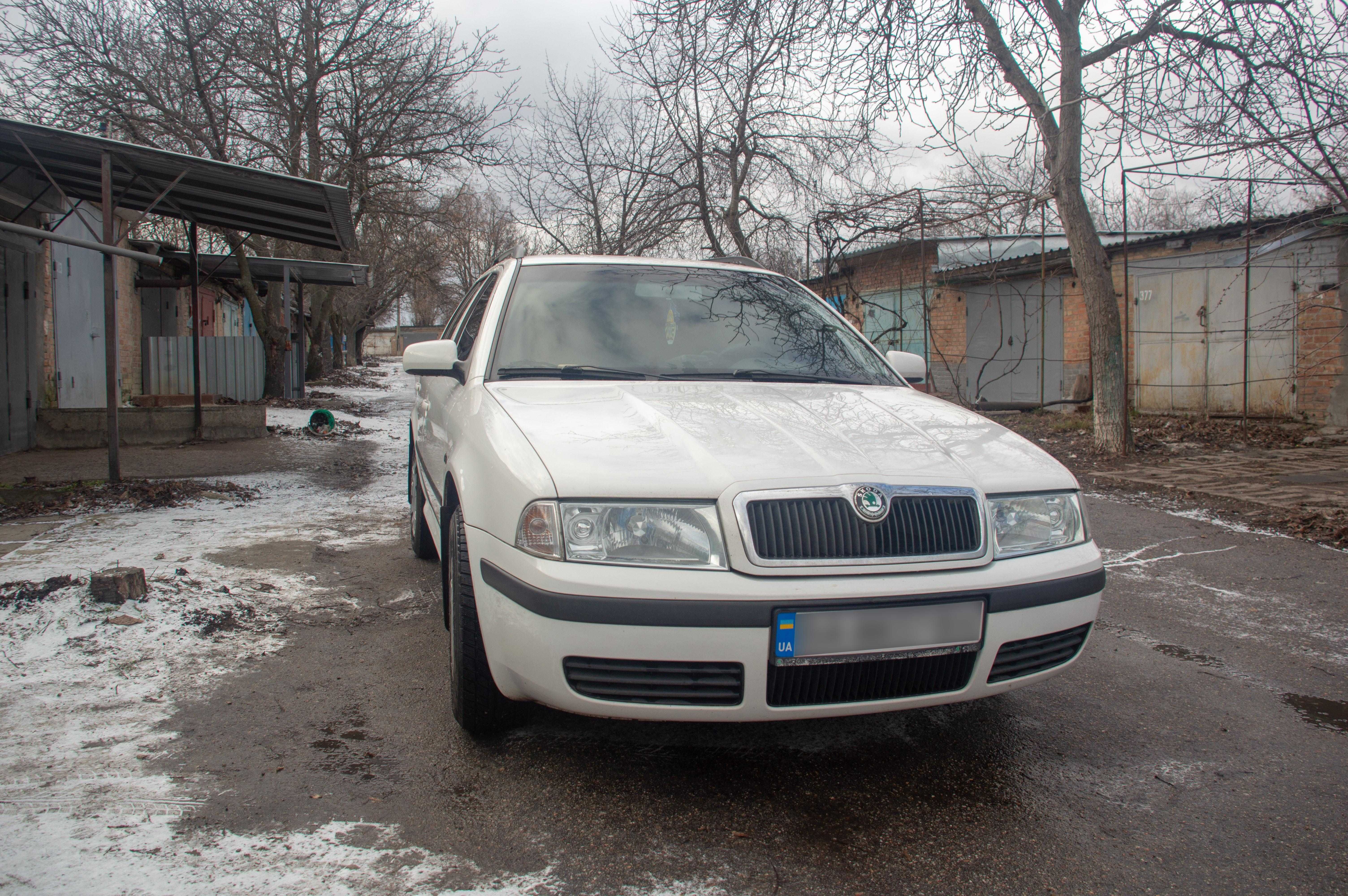 Продам автомобіль Skoda Octavia Tour 2009