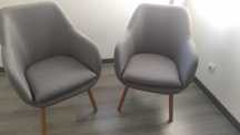 2 Cadeirões,    ( Preço loja 149,00€, cada um )