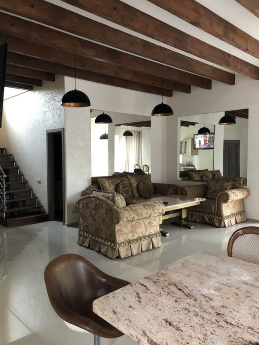 Оренда.Осокорки.Дім.Новий рік