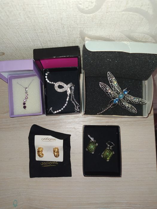 Продам бижутерию, пряжку