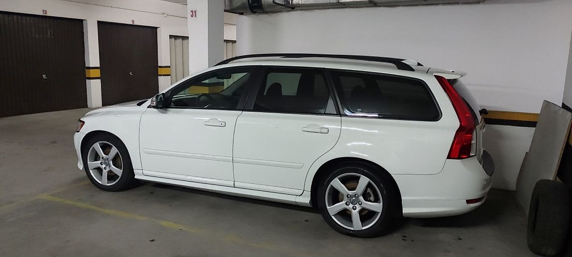 Volvo v50 R design