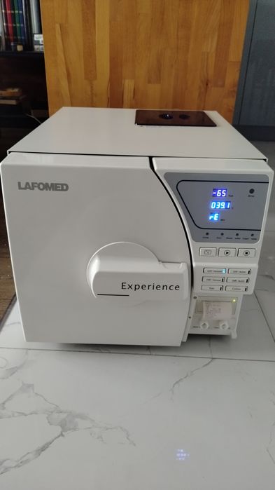 Autoklaw sterylizator parowy Lafomed LF-8L z drukarką