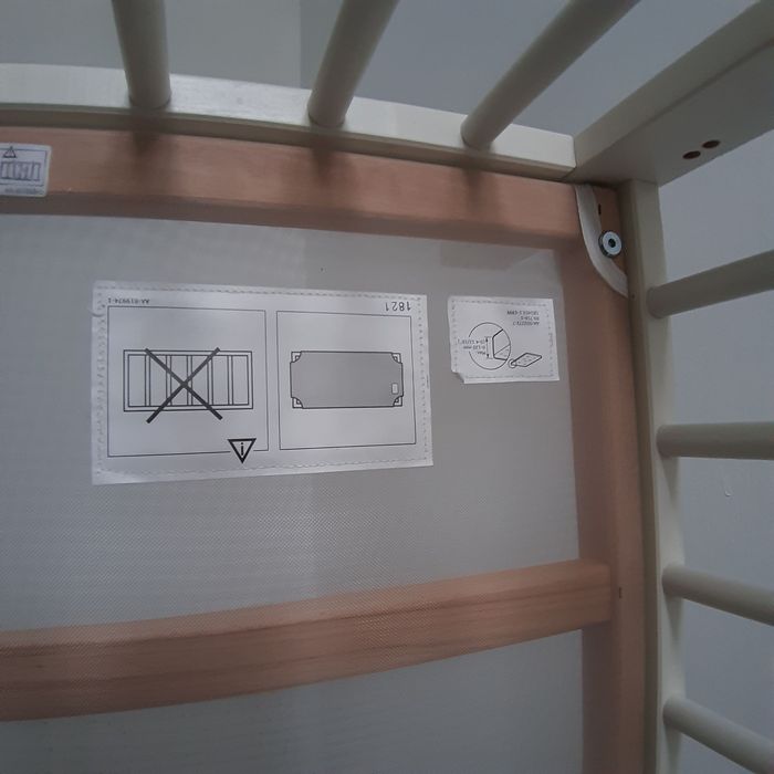 Łóżeczko dziecięce z materacem i dodatkową barierką