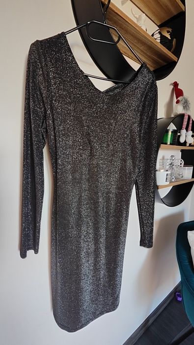 Sukienka czarna srebrne nitki połyskująca M/L Reserved