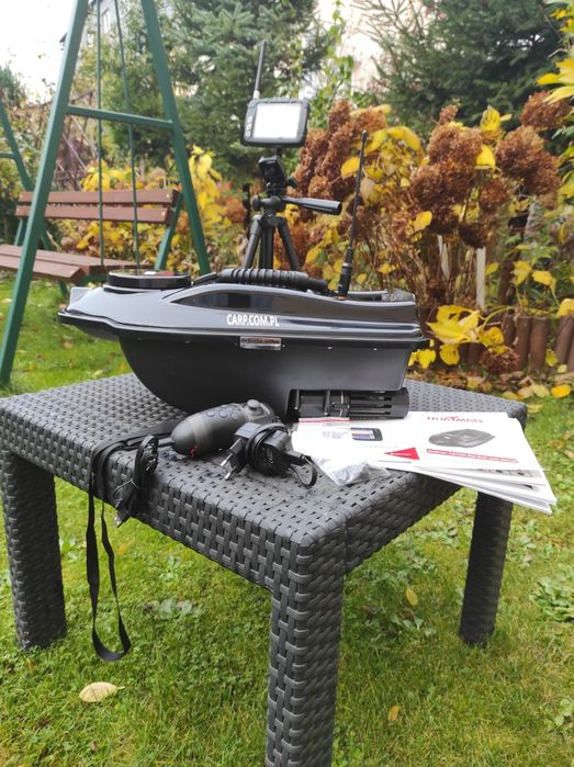 Boatman Actor Sonar Black - łódka zanętowa