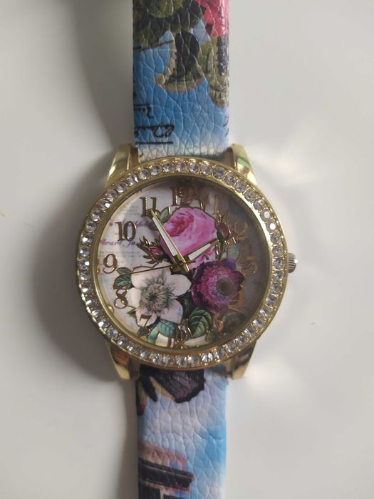 Zegarek damski w kwiatki