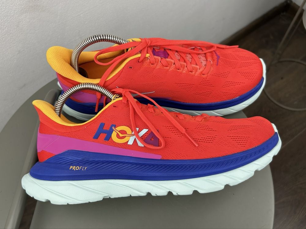 Оригінал! Кросівки Hoka Mach 4 42.5 розмір 03549