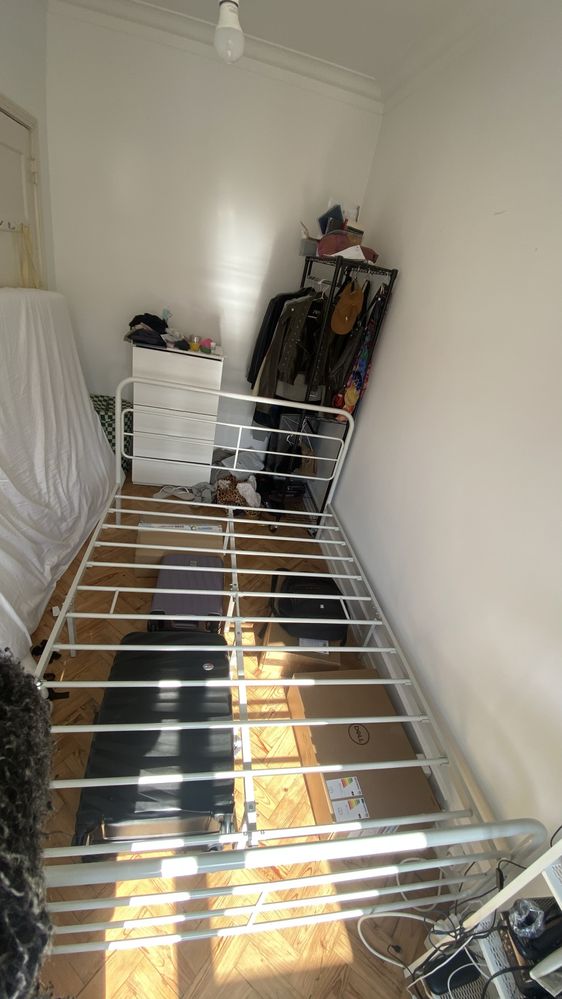 Base de cama, um mês de uso