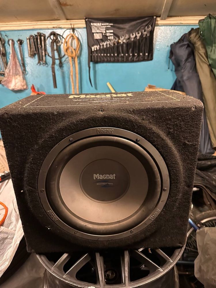 Продам самбуфер Magnat 800w