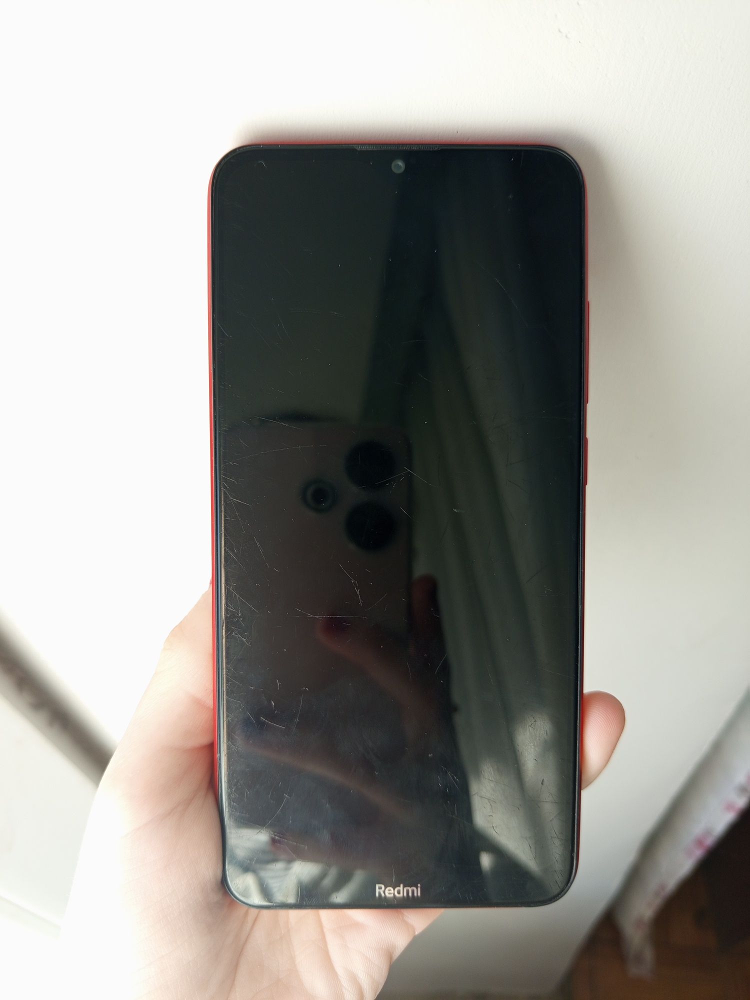 ПРОДАМ ТЕРМІНОВО!!Смартфон робочий Redmi 8A
