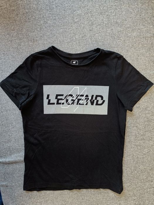 Koszulka w rozmiarze 146