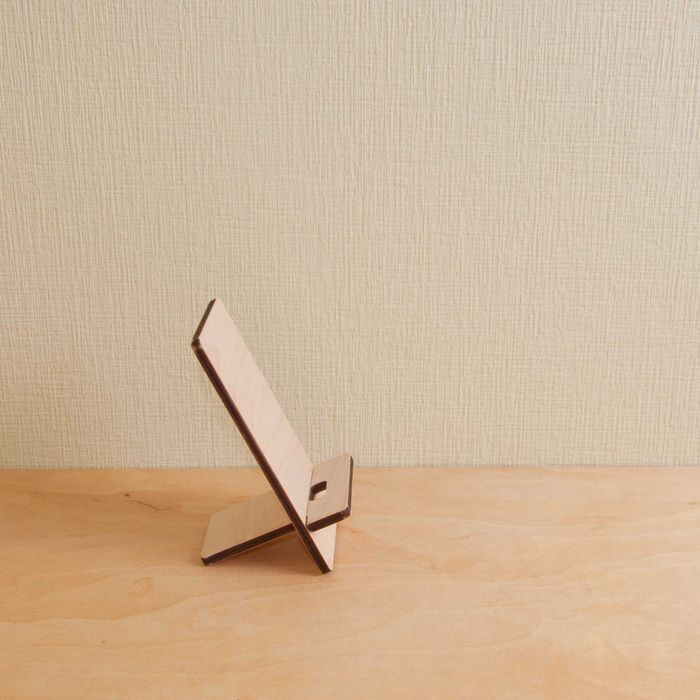 Подставка под телефон из фанеры