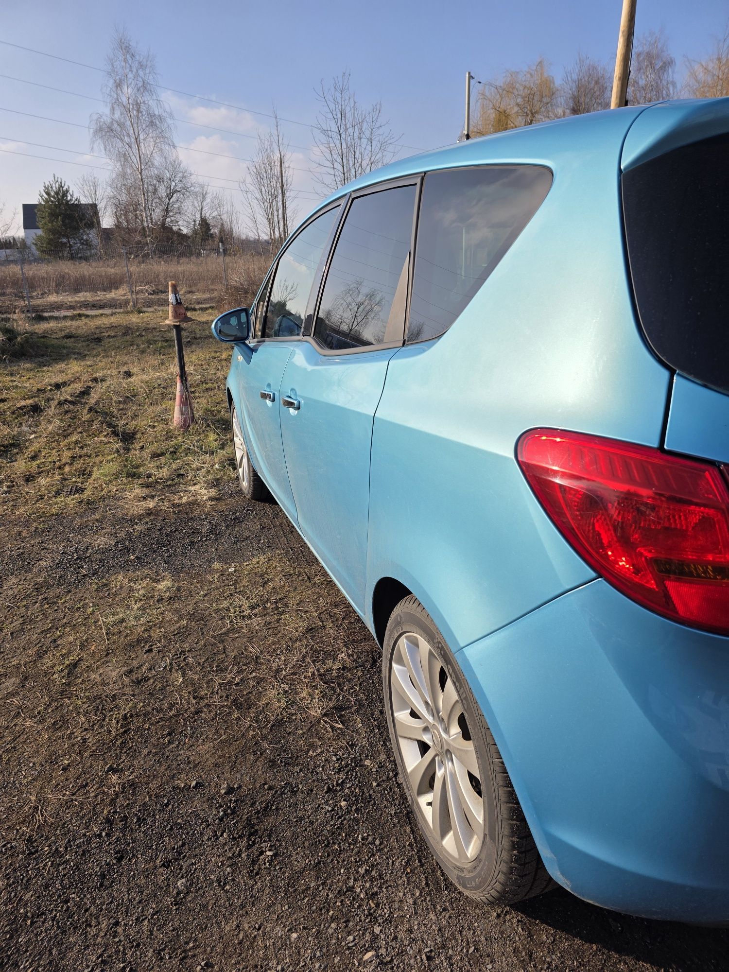 Opel meriva błekitny