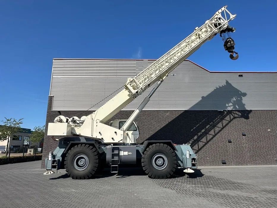 ŻURAW mobilny do ciężkiego terenu dźwig budowlany TEREX RT 130 RATY