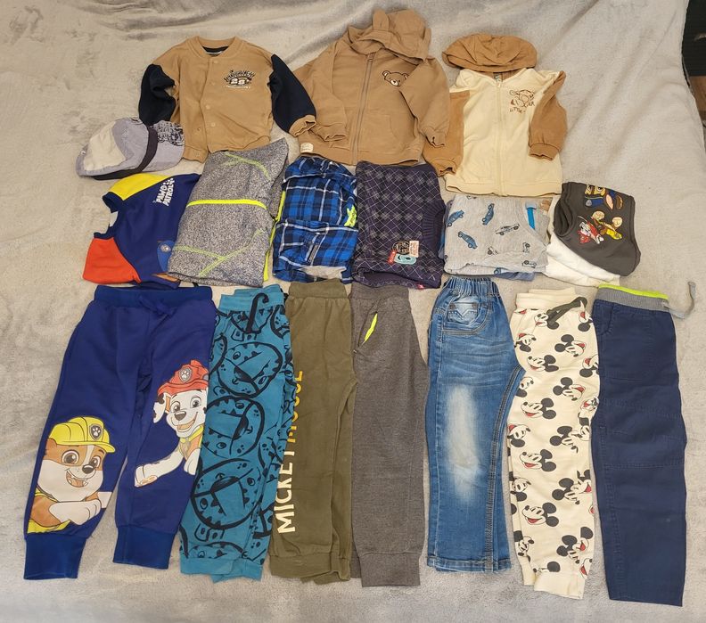 Paka ubrań spodnie bluza 98