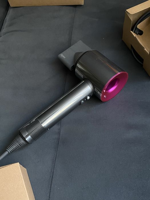 Фен Dyson supersonic