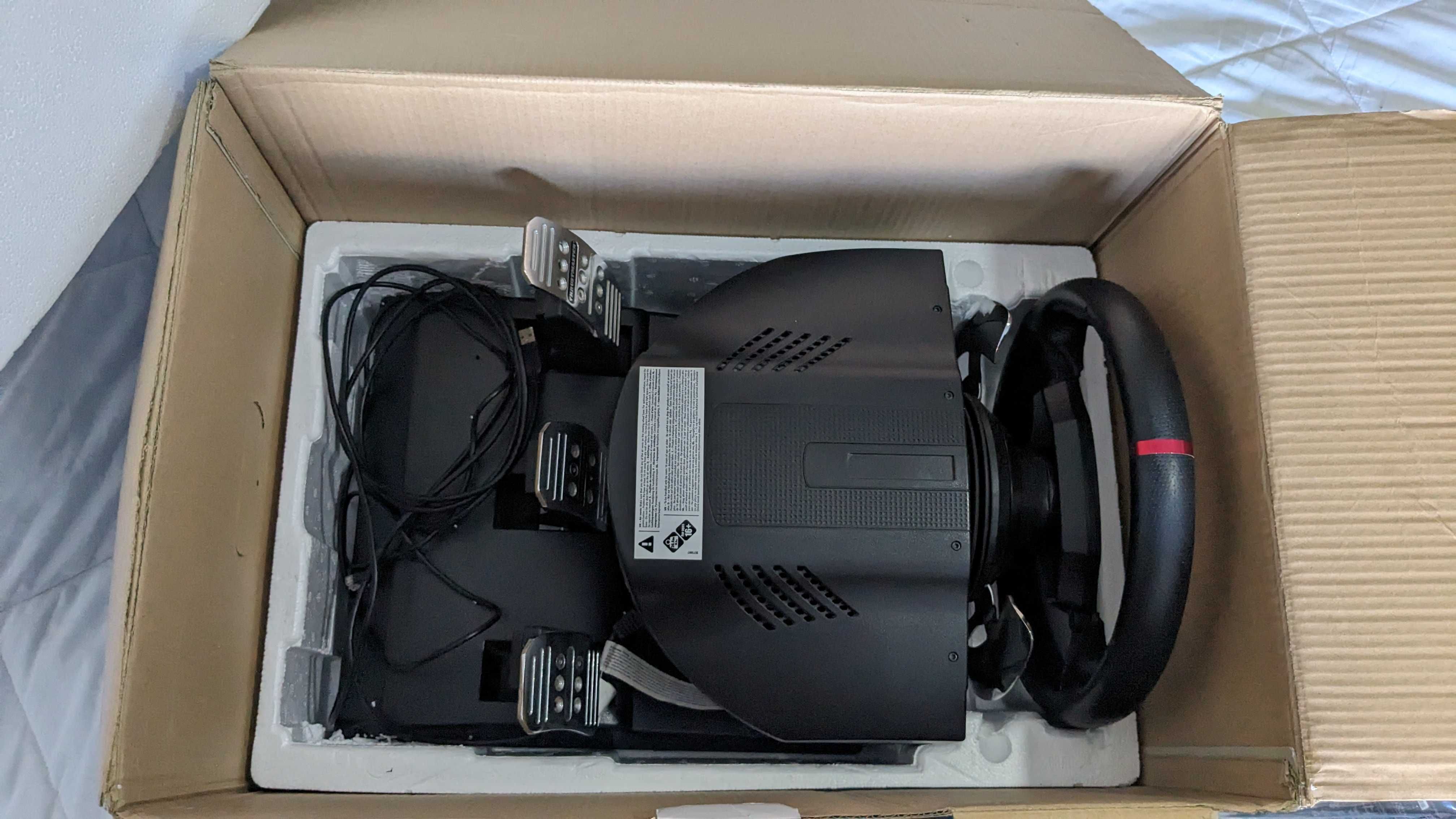Volante e Pedais Thrustmaster T500 RS - PC / PS3 / PS4