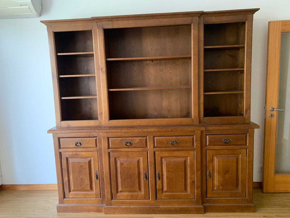 Móvel de Sala Grande em Carvalho