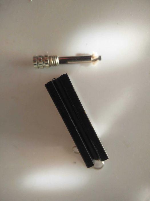 Isqueiro pequeno de Fricção:::Novo