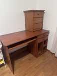 Secretaria e mesa de cabeceira