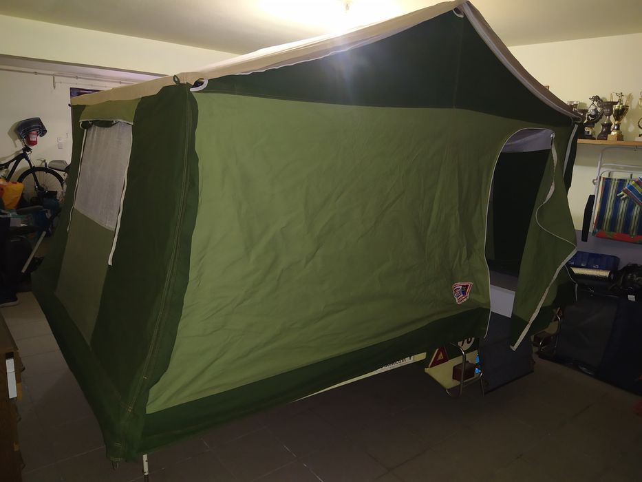 Atrelado tenda (Quarto + Sala) quase novo