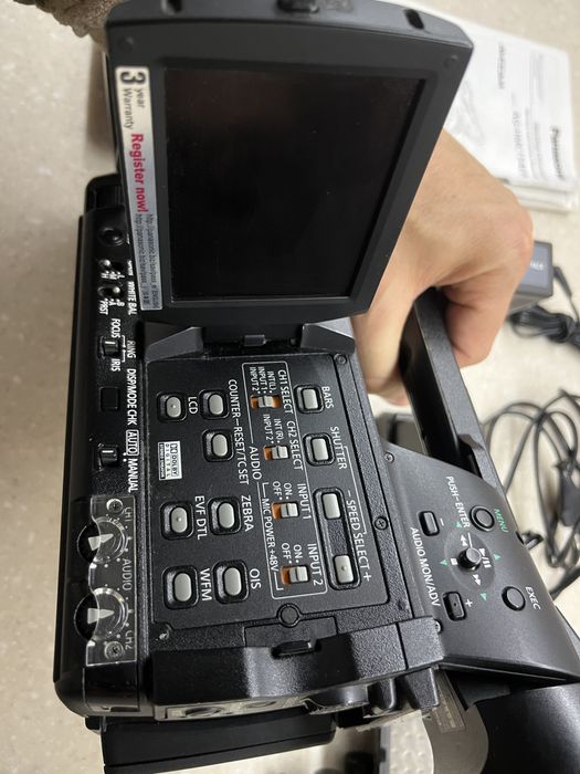 Профессиональная видеокамера PANASONIC AG-HMC154ER