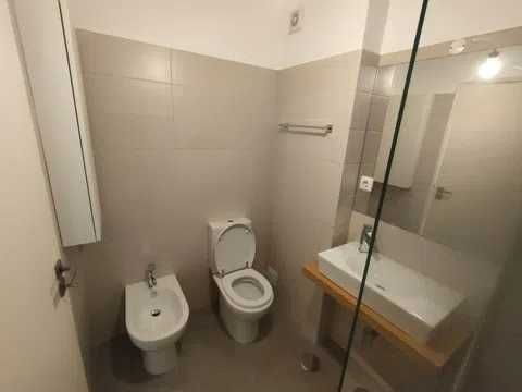 Arrendo apartamento T2 renovado com varanda e eletrodomésticos