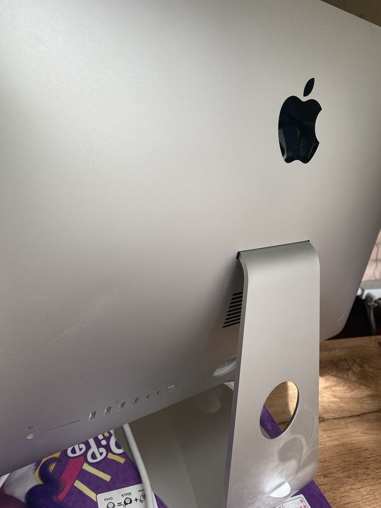 Продам Apple iMac 21,5 4K 2019